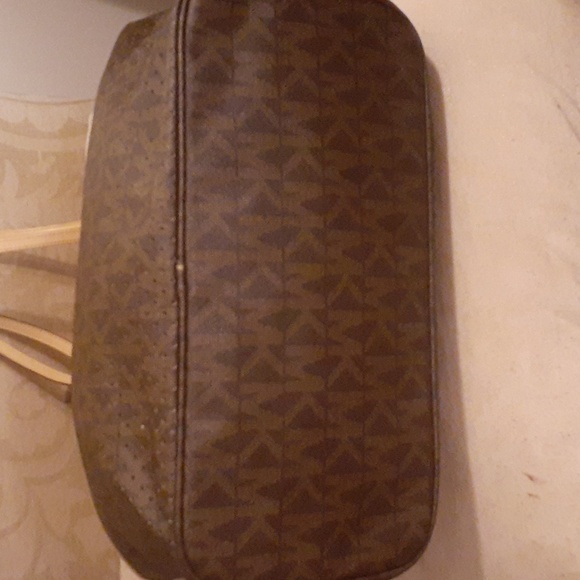 MICHAEL KORS TOTE BAG EUC - Picture 3 of 5